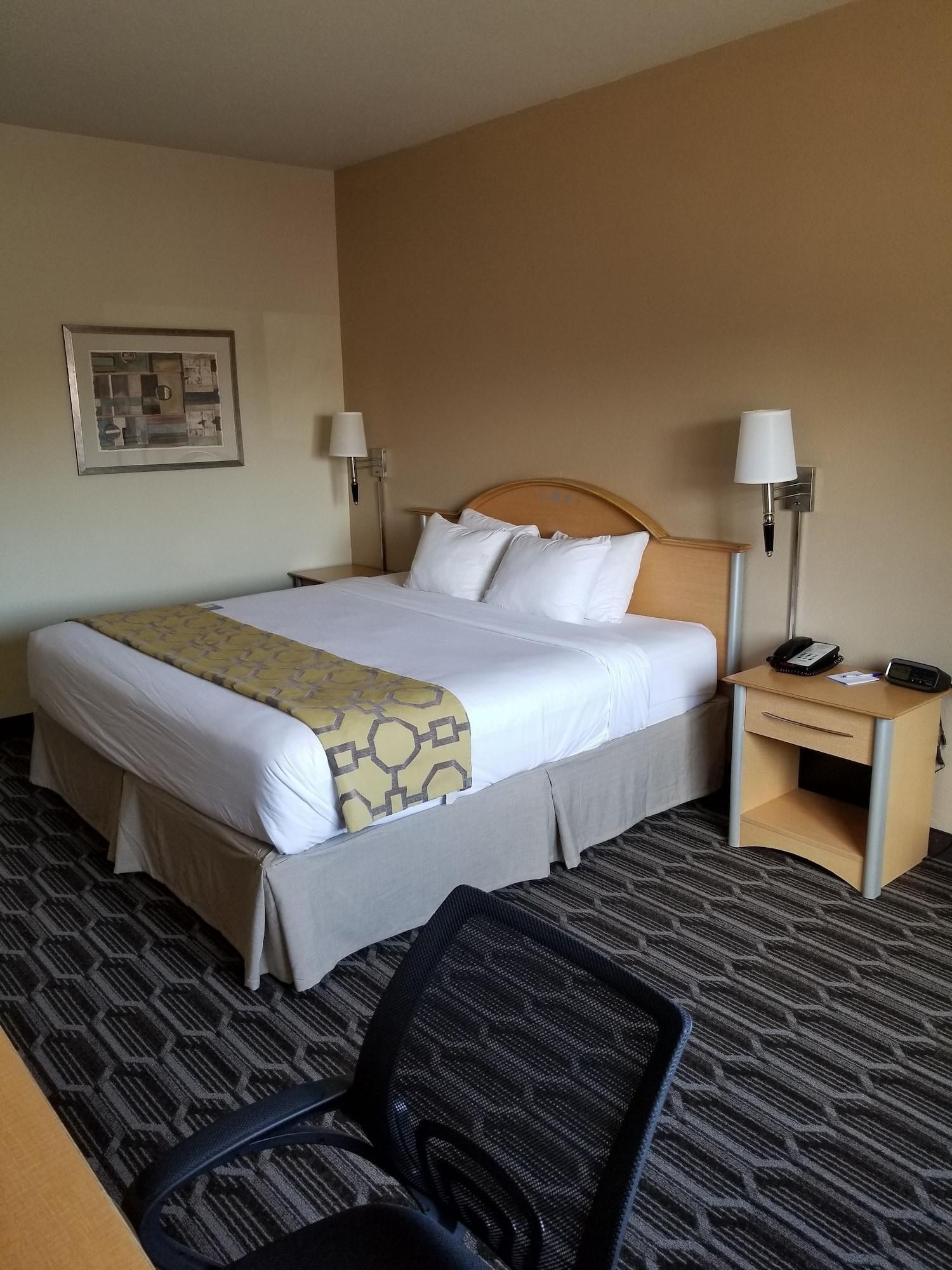 Hotel Baymont By Wyndham 2*