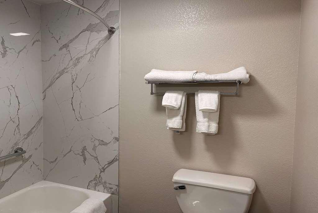 Baymont By Wyndham Hotel Noblesville